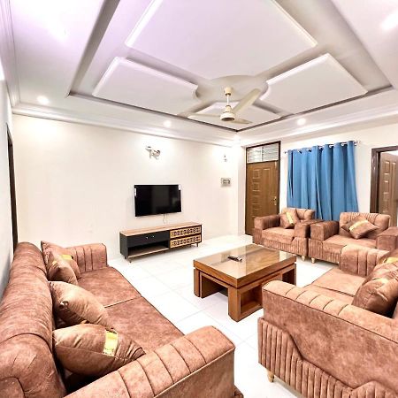Luxury Executive 2Bedroom Apartment Convenient And Nice Location イスラマバード エクステリア 写真