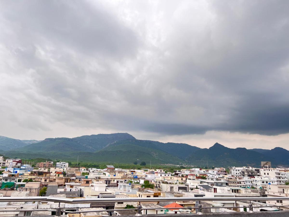 Luxury Executive 2Bedroom Apartment Convenient And Nice Location イスラマバード エクステリア 写真