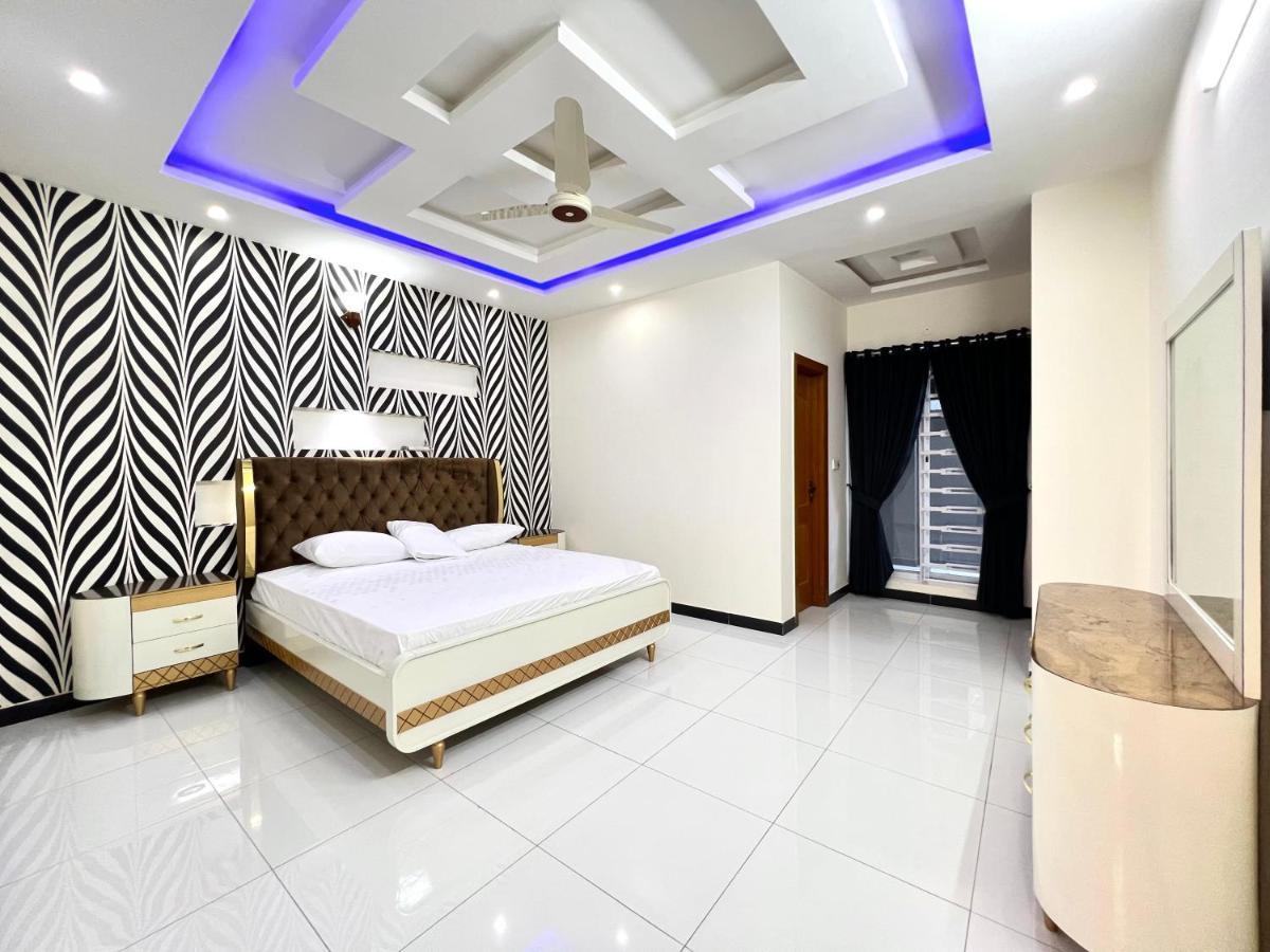 Luxury Executive 2Bedroom Apartment Convenient And Nice Location イスラマバード エクステリア 写真